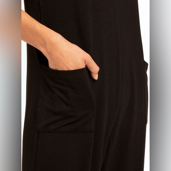 Threads 4 Thought V Neck Rainey Patch Pocket Jumpsuit in Black, Size Small - Picture 7 of 14